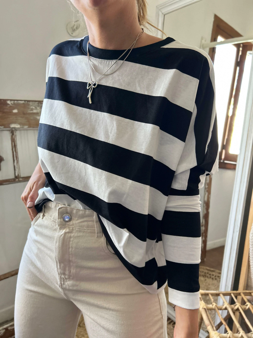 REMERA MANGA LARGA MATILDE NEGRA