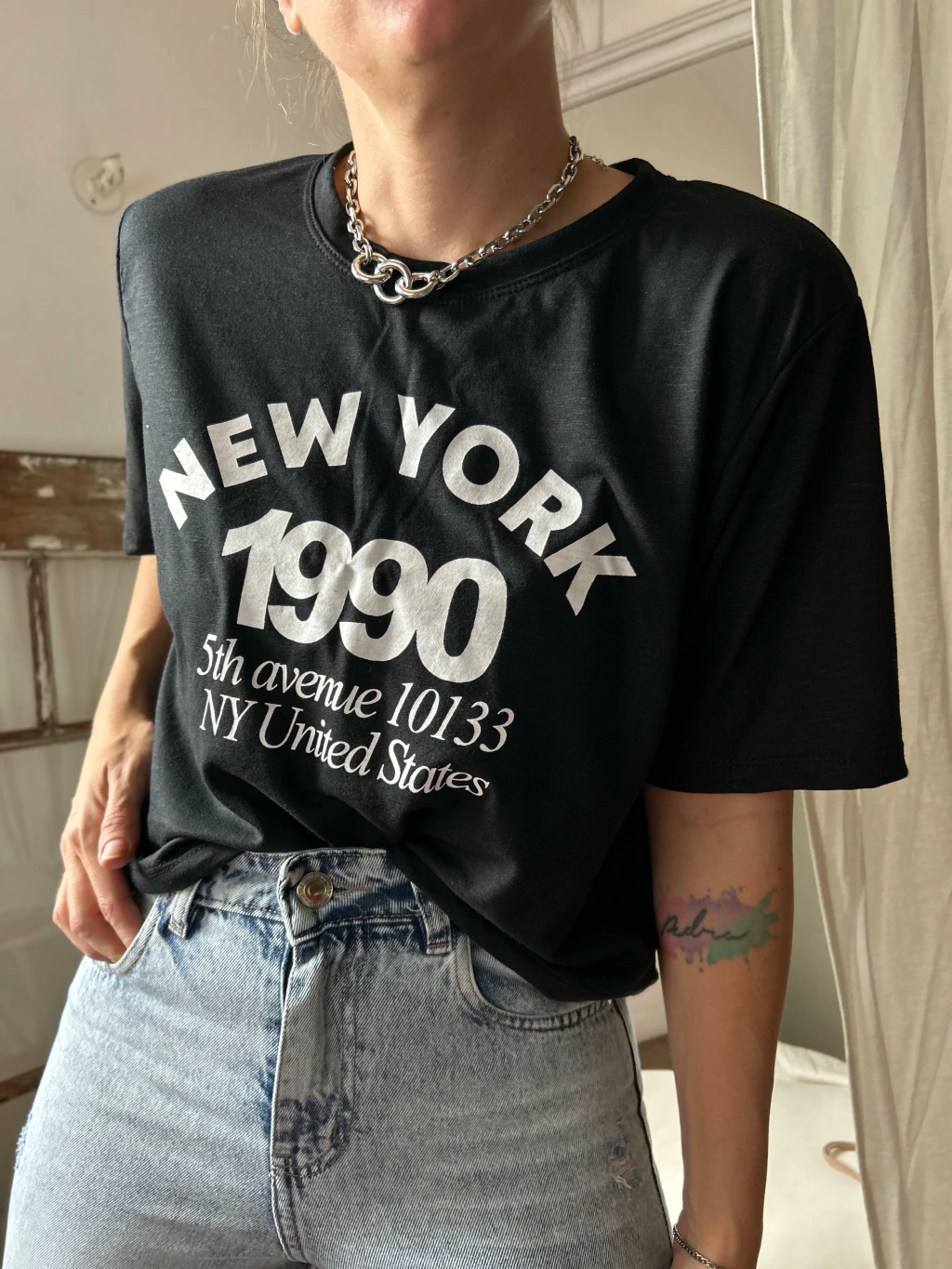 REMERA AVENUE NEGRA