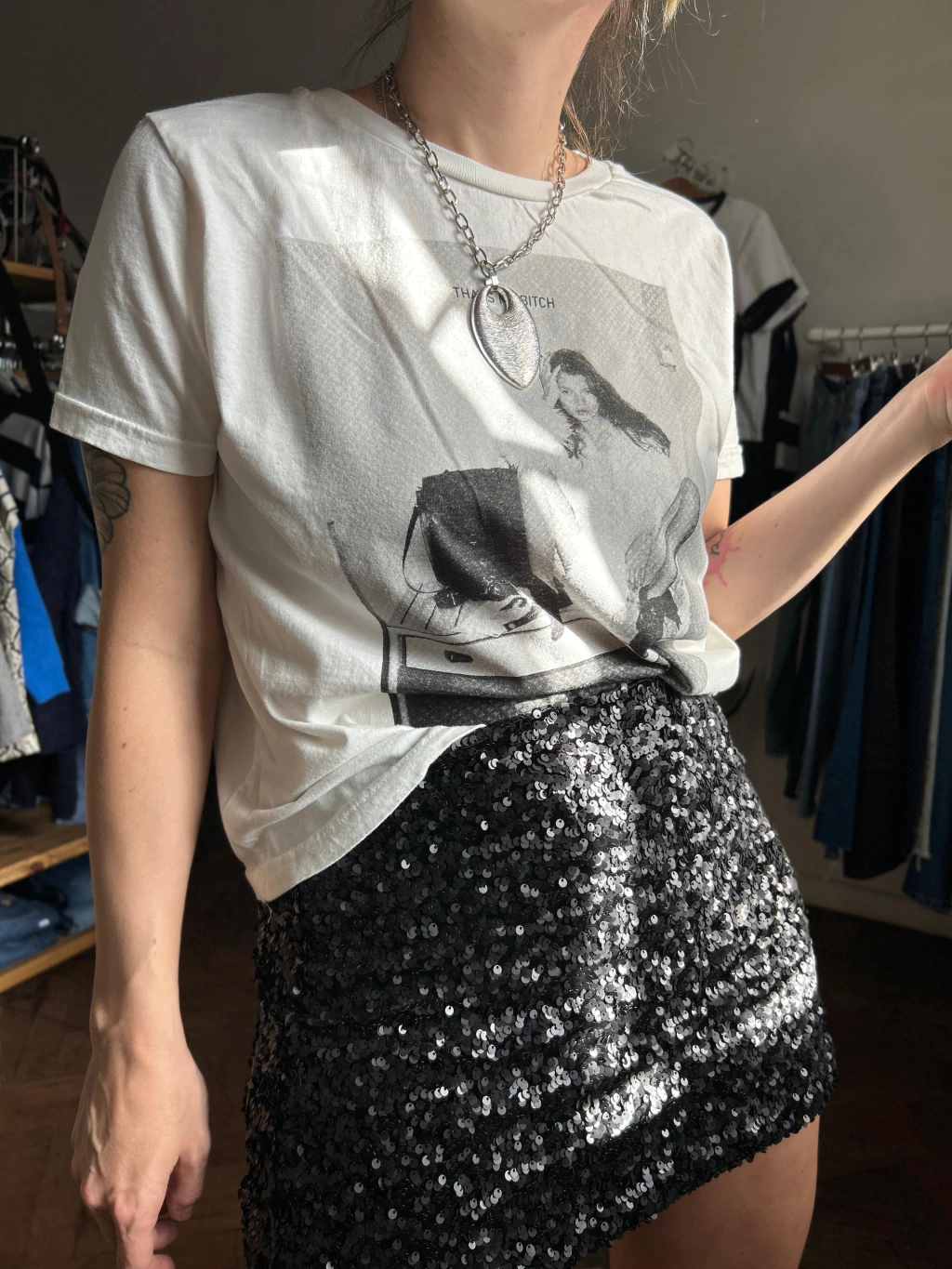 REMERA BITCH BLANCA