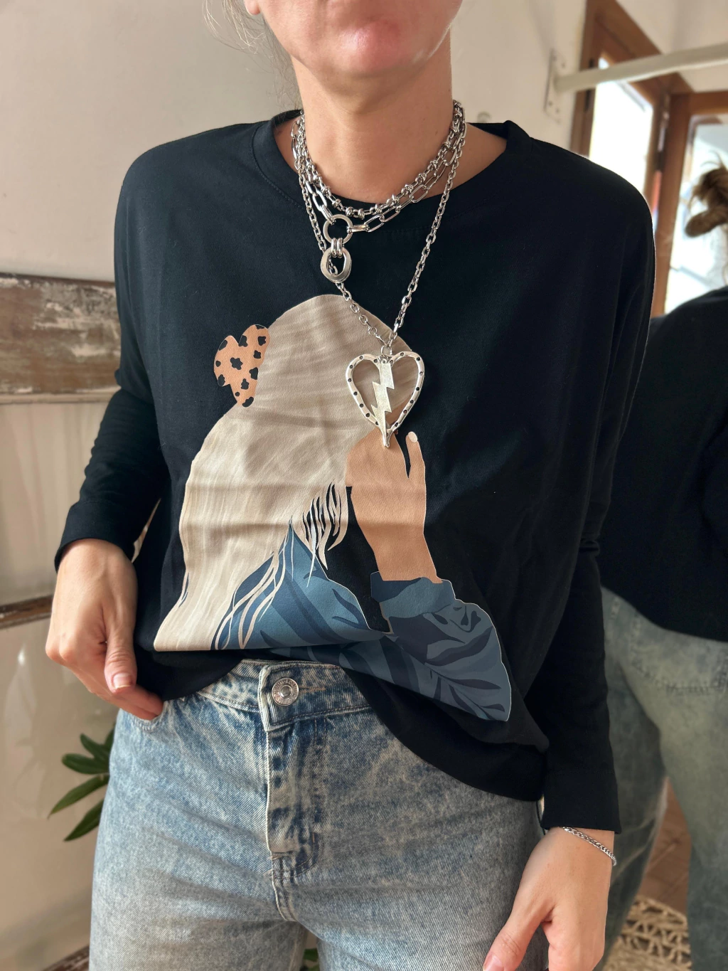 REMERA MANGA LARGA CHARLOTE