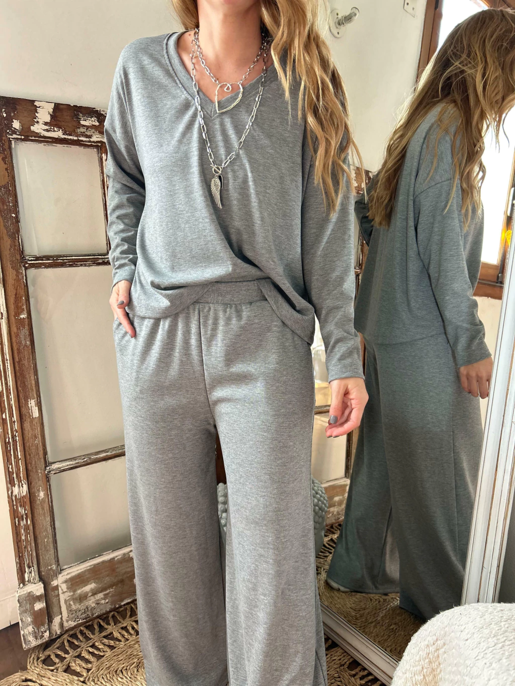 CONJUNTO LARA GRIS