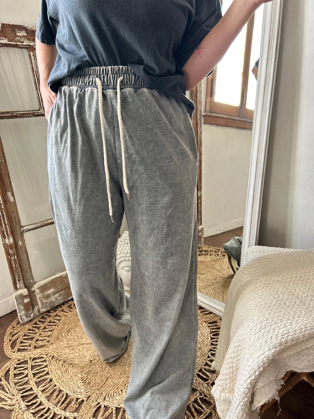 JOGGER JAZMÍN GRIS