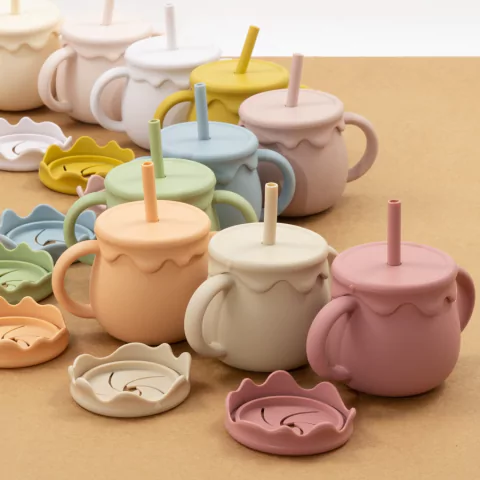 Copo Silicone 3 em 1 com canudo e tampa versátil