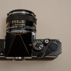 Câmera Canon F-1 black com 50mm F/1.4 (205578) - loja online