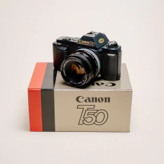 Canon T50 com lente 50mm + Flash - comprar online