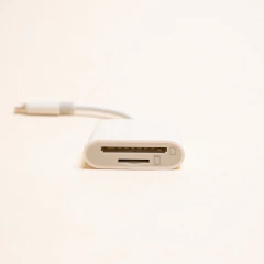 Leitor de cartão de Memória SD/Micro SD para iPhone Lightning - comprar online