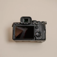 Câmera Digital Sony a7IV Corpo na internet