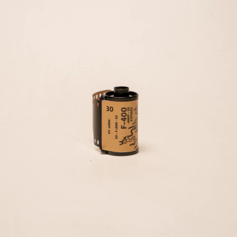 Filme Fujifilm F-400 com remjet 1999 - 30 poses (USAR ISO 50)