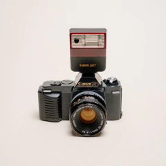 Canon T50 com lente 50mm + Flash