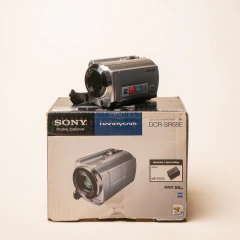 Filmadora Handycam Sony DCR-SR68E Silver