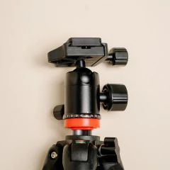 Tripé compacto com cabeça ball head para fotografia - comprar online