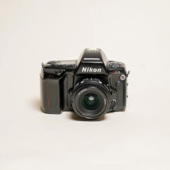Câmera Nikon N90S com Lente AF 28mm F2.8