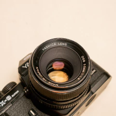 Câmera Yashica FX-3 Super 2000 com lente 50mm 1.9 - loja online