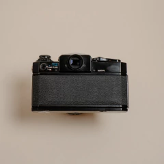 Câmera Canon F-1 black com 50mm F/1.4 (205578) - FFV