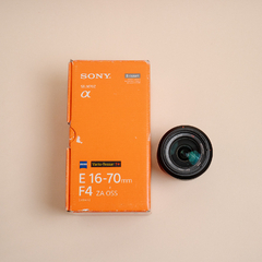 Lente Sony Zeiss Vario-Tessar 4/16-70 ZA OSS T* E-mount APS-C 46839181