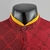 camisa-camiseta-as-roma-23-24-jogador-masculina-grená-vermelha-marrom-vinho-new-balance-reflexiva