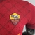 camisa-camiseta-as-roma-23-24-jogador-masculina-grená-vermelha-marrom-vinho-new-balance-reflexiva
