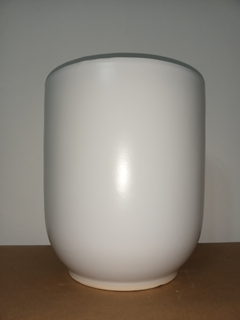 MACETON CON BASE CURVA, IMPORTADO - EXCELENTE CALIDAD - TIENE DRENAJE - comprar online