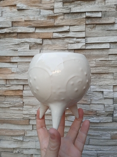 MACETA SPUTNIK BOCHA ESGRAFIADA CON PATITAS / PIEZAS ARTESANALES - TIENEN DRENAJE / NO INCLUYE PLANTAS - comprar online