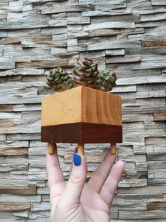 MACETAS CUBO EN MADERAS COMBINADAS / PIEZAS ARTESANALES UNICAS - TIENEN DRENAJE/ IMPERMEHABILIZADAS POR DENTRO Y POR FUERA /PRECIO X UNIDAD
