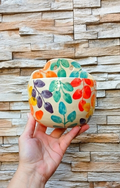 MACETAS DE PARED AGUAMANILES DISEÑO DE HOJAS MULTICOLORES HERMOSAS!! / PIEZAS ARTESANALES - TIENEN DRENAJE - PRECIO POR UNIDAD - Alquimia Botanica de Autor