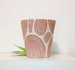 MACETA ARTESANAL ESGRAFIADA DISEÑO CORTEZAS / PIEZAS UNICAS / TIENEN DRENAJE / ELECCION MOTIVO SEGUN DISPONIBILIDAD / VALOR POR UNIDAD - comprar online