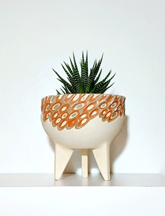 MACETAS CON PATITAS Y DISEÑO DEVASTADO EN TONOS TIERRA PRECIOSOS! / NO INCLUYEN PLANTAS / TIENEN DRENAJE / ELECCION SEGUN DISPONIBILIDAD - Alquimia Botanica de Autor