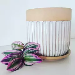 MACETA DISEÑO HELENICO EN GRES CON TEXTURA VERTICAL Y PLATO INCLUIDO / TIENE DRENAJE - PRECIO POR UNIDAD