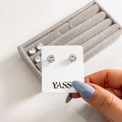 Brinco de Prata Zircônia Redonda