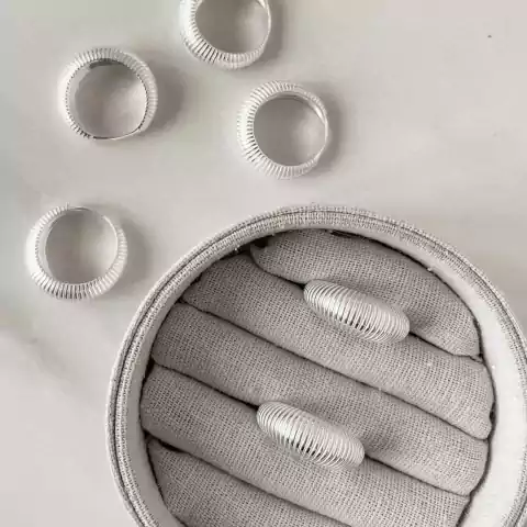 Anel de Prata Largo Riscado - comprar online