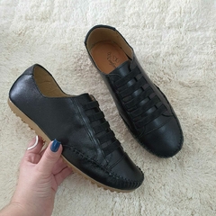 Mocatênis em couro preto