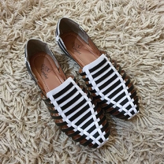 Sapatilha em couro branco/preto - comprar online