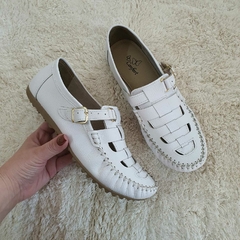 Mocatênis fivela em couro branco