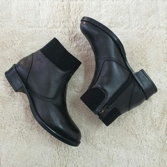 Bota em couro preto - comprar online