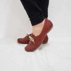 Oxford em couro vermelho