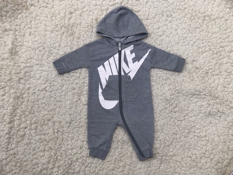 Macacao Nike 3M seminovo