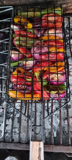 Grillera Verduras XXL + Provoletera de Hierro - comprar online