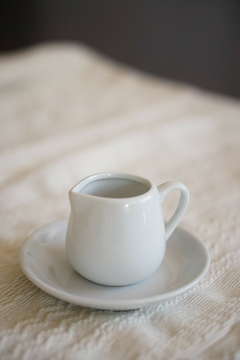 Lechera con platito porcelana