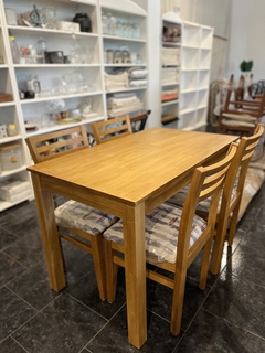 Juego de comedor pino p/4 (mesa 70x120 + 4 SILLAS S127) miel - comprar online