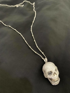 CAVEIRA CRAVEJADA COM BRILHANTES - PRATA - comprar online