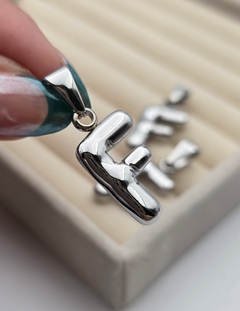 DIJE INICIAL "F" INFLADA / AQ