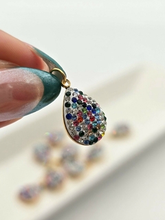 DIJE GOTA STRASS COLORES / AD