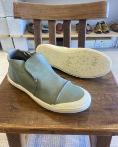 Tênis/Bota Zulmira - GRAFITE na internet