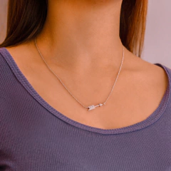 Colar Prata Flecha com Zircônias na internet