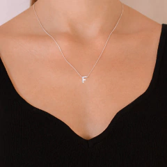 Colar Prata V12 Pingente Letra Lisa na internet