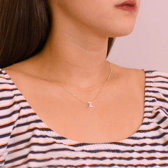 Pingente Prata Letra 1cm Zircônias Cristal na internet