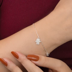 Pulseira Prata Mão de Fátima com Ponto de Luz na internet