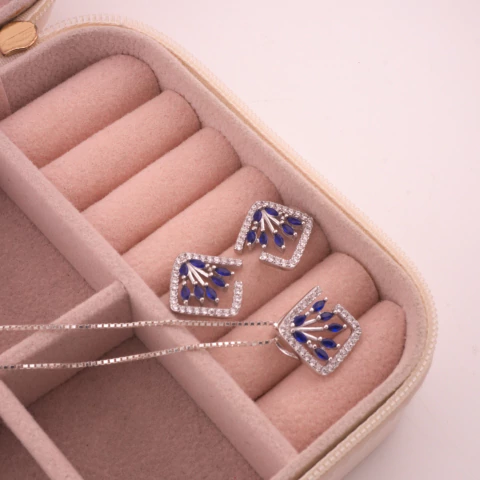 Conjunto Prat Brinco + Pingente Raminhos Safira - comprar online