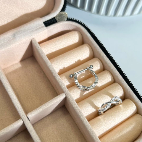 01 Piercing Prat Zircônia Cristal p/ Furo Conch - comprar online