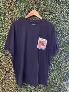 Camiseta com Bolso Personalizado - comprar online
